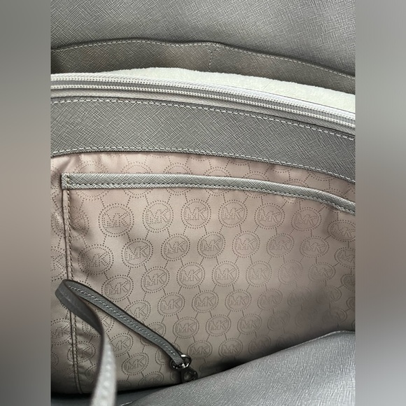 Michael Kors Jet Set Tote purse-Saffiano leather-Light grey - Picture 13 of 16